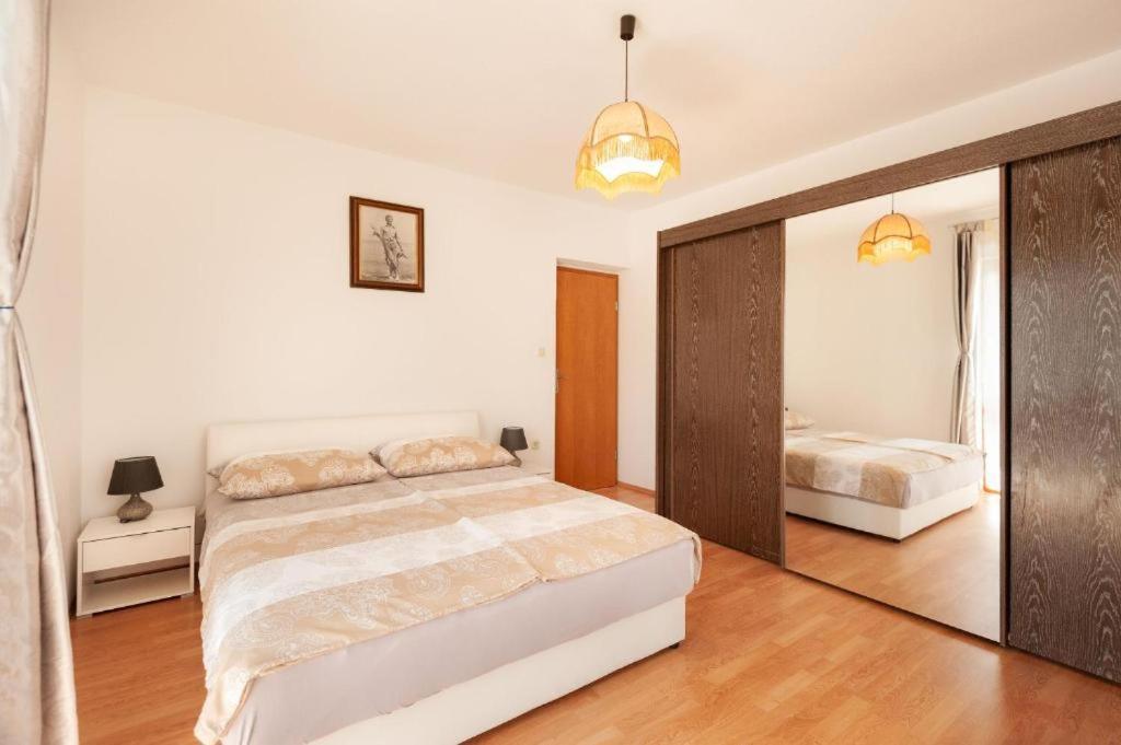 Maribela Apartments Trogir Exteriör bild